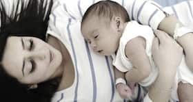 Breast crawl by a newborn - 10 wonderful facts