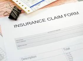 What is the right age to buy health insurance? What is the right age to buy health insurance?