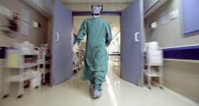 Delhi Lieutenant Governor Najeeb Jung reviews healthcare facilities at Delhi hospital