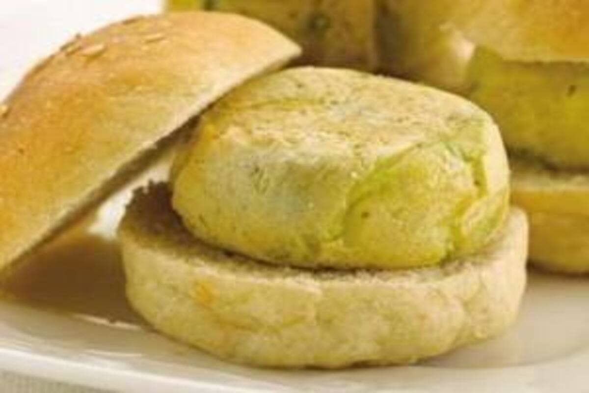 Healthy Vada Pav Recipe Thehealthsite Com Vada pav is one of the ultimate indian street foods in mumbai, and ashok vada pav is one of the best places to eat this amazing vegetarian burger in mumbai.