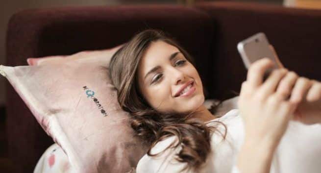 how to stop using phone in the morning