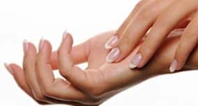 How to get rid of itchy allergy on palms? (Beauty query of the day)