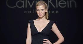 Post pregnancy, Lara Stone worries about body