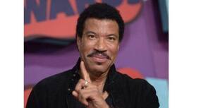 Platform shoes to blame for Lionel Richie's hip operation?