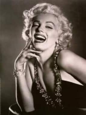 Shocking - Marilyn Monroe underwent plastic surgery!