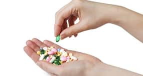 Iron pills -- 35 UP schoolgirls ill after consuming pills