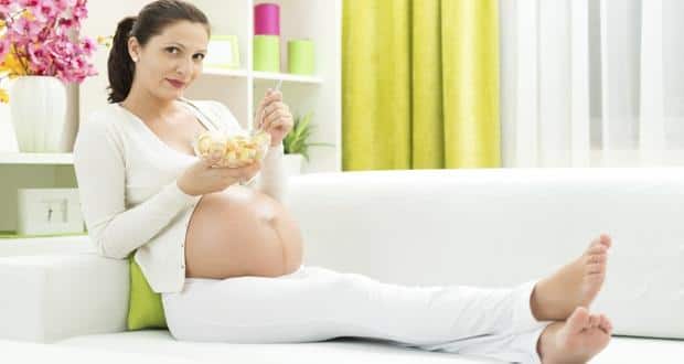 Image result for pregnancy me fal khana