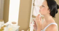 How to remove make-up the right way