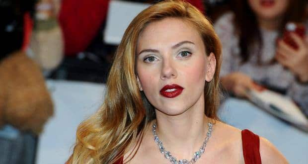 Scarlett Johansson designs T-shirt for a cause