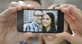 Should selfies be considered a mental health issue? Should selfies be considered a mental health issue?