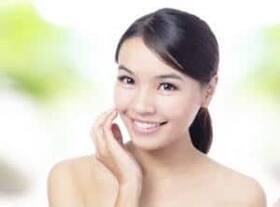 How to manage sensitive skin: Tips by expert
