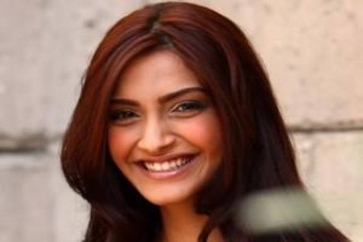 Sonam Kapoor Reveals Her Beauty Secrets Thehealthsite Com Shome has been working with her diligently.