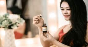 Hair Oiling: बालों में तेल लगाते समय क्या करें और क्या नहीं ?
