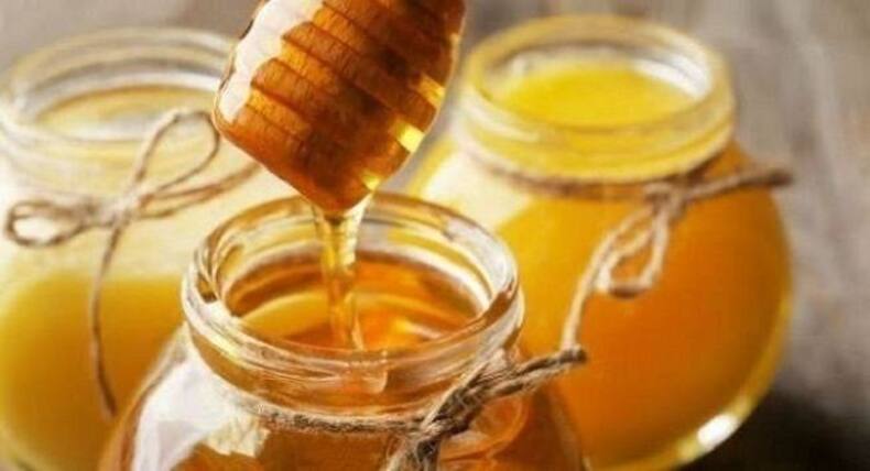 Natural Ingredients for Healthy Skin: सर्दियों में हेल्दी स्किन के लिए लगाएं ये 5 नैचुरल चीज़ें, मिलेगी ड्राई स्किन और डैंड्रफ जैसी परेशानियों से राहत