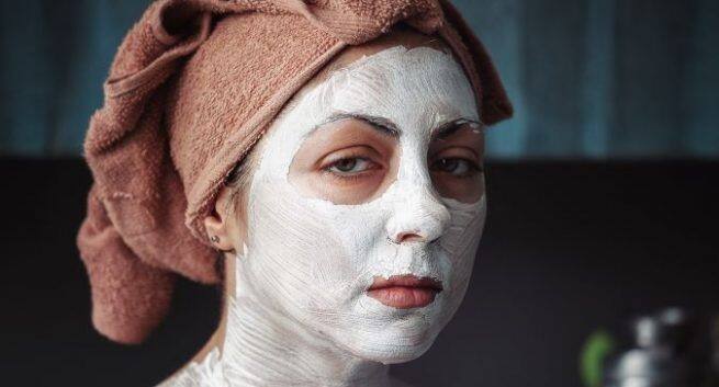 daily face mask for glowing skin home remedies in hindi