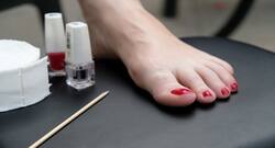 Foot Care : इन घरेलू उपायों से पाएं सर्दियों में कोमल और खूबसूरत पैर
