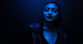 Blue light therapy for mild traumatic brain injury