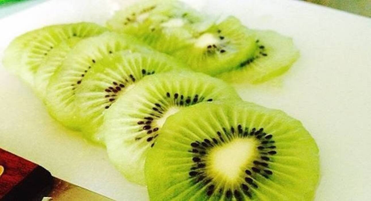 When sugar craving hits you, eat these fruits