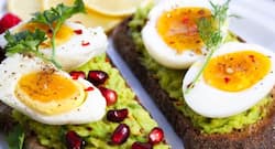 calories in eggs