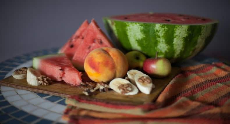 Weight Loss Foods: वेट लॉस के लिए हाई फाइबर और विटामिन वाले खाएं ये फूड्स