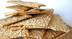 Sesame Seeds Benefits: рд╕рд░реНрджрд┐рдпреЛрдВ рдореЗрдВ рддрд┐рд▓ рдЦрд╛рдирд╛ рдХрд┐рддрдирд╛ рдлрд╛рдпрджреЗрдордВрдж..?