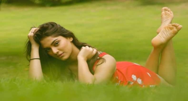 Saiee Manjrekar: सई मांजरेकर के ब्यूटी टिप्स और स्किन केयर सीक्रेट्स