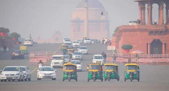 Delhi Lockdown in Hindi: अनावश्यक बाहर निकल रहे लोगों पर ...