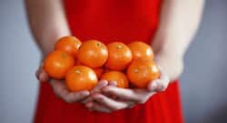 ऑरेंज जूस यानि ऑरेंज जूस पीने के फायदे।