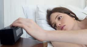 World Sleep Day 2021: सुबह सोकर उठने का सही तरीका क्या है?