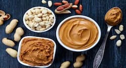 Watch this video to make a glass of lip-smacking peanut butter smoothie