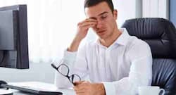 वर्क फ्रॉम होम करते समय यू रखें आंखों का ख्याल।