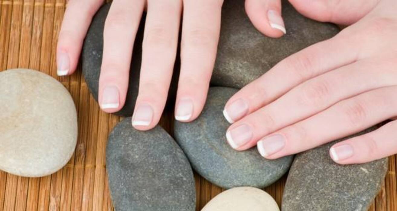 Male Grooming Tips: मर्दों के हाथों की स्किन होती है अधिक रफ और ड्राई, लॉकडाउन में घर में यूं करें मेनिक्योर
