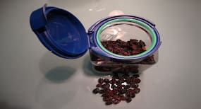 Black Raisins Benefits in Hindi, काली किशमिश खाने के फायदे