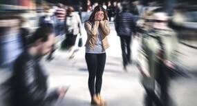 Post-traumatic Stress Disorder, पोस्ट ट्रॉमेटिक स्ट्रेस डिसऑर्डर के लक्षण, कारण और उपचार
