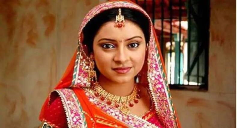 5 Bollywood celebrities who committed suicide owing to poor mental health conditions