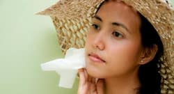 Excessive Sweating: बहुत अधिक पसीना हो सकता है हार्ट अटैक का संकेत ।