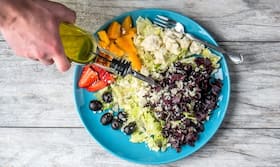 Salad in Monsoon : बारिश में कभी ना खाएं कच्चा सलाद Salad in Monsoon : बारिश में कभी ना खाएं कच्चा सलाद