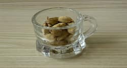 Cardamom Milk Benefits in Hindi, इलायची वाला दूध पीने के फायदे, इलायची के लाभ