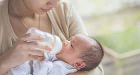 Bottle Feeding Tips : बोतल से दूध पीने में बच्चा कर रहा आनाकानी, अपनाएं ये टिप्स Bottle Feeding Tips : बोतल से दूध पीने में बच्चा कर रहा आनाकानी, अपनाएं ये टिप्स