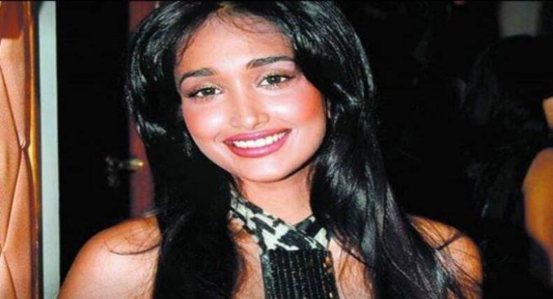 5 Bollywood celebrities who committed suicide owing to poor mental health conditions
