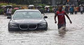 Mumbai Rains: क्या है रेड अलर्ट और ऑरेंज अलर्ट ?, जानें कब जारी किया जाता है इन्हें