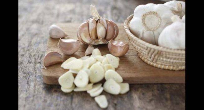 garlic with hot water benefits in hindi 1