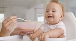 6 महीने के शिशु को क्या खिलाएं और क्या ना खिलाएं