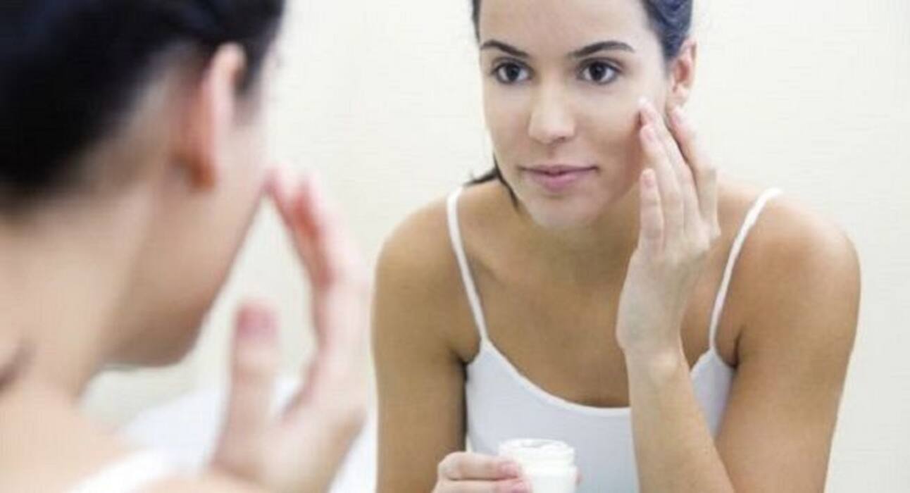 Anti-Ageing: हमेशा जवां दिखने के लिए फॉलो करें ये 5 स्किन केयर टिप्स, मिलेगी यंग स्किन