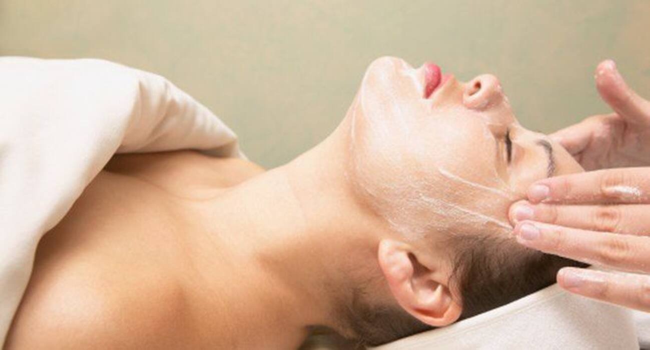 Anti-Ageing: हमेशा जवां दिखने के लिए फॉलो करें ये 5 स्किन केयर टिप्स, मिलेगी यंग स्किन