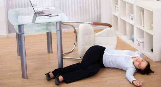 fainting-symptoms causes in-hindi