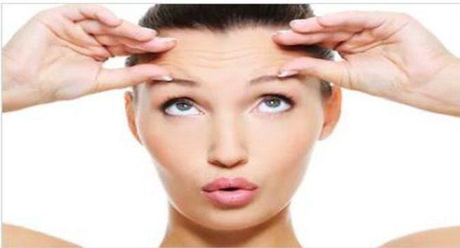 माथे की झुर्रियों को कहें बाय-बाय, अपनाएं ये 2 ईजी टिप्स natural-remedies-for-forehead-wrinkles in hindi