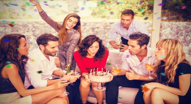 क्या हैप्पी बर्थडे गाने से फैलता है कोविड-19 इंफेक्शन ? एक्सपर्ट्स ने कहा गाने से होता है कोरोना का प्रसार क्या हैप्पी बर्थडे गाने से फैलता है कोविड-19 इंफेक्शन ? एक्सपर्ट्स ने कहा गाने से होता है कोरोना का प्रसार