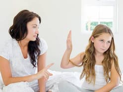 सही नहीं है सबके सामने बच्चों को डांटना, बच्चे हो सकते हैं इन 4 मानसिक रोगों के शिकार