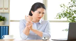 हड्डियों को कमज़ोर होने के कारण, हेल्दी बोन्स के लिए टिप्स ।